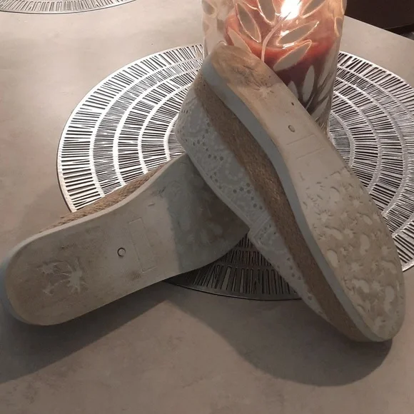 Eyelet Flats sz.7 - Picture 3 of 4